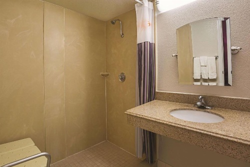 Wingate by Wyndham Galveston East Beach image 16